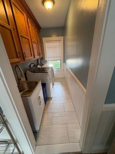 Comfortable 3-Bedroom in a Quiet Area in 洛厄爾