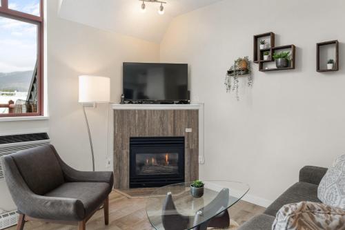 Alpenglow Lodge Junior Penthouse by MVA in Whistler, Canada