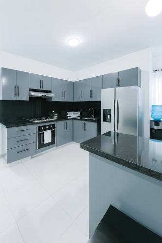 2-bedroom apartment with 24h electricity and private parking - 4 in Playa Dorada