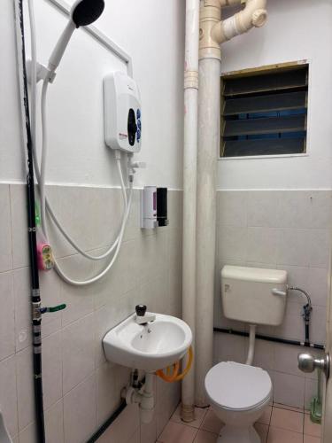 Adeeb Homestay Selayang ~ Muslim only - image 12