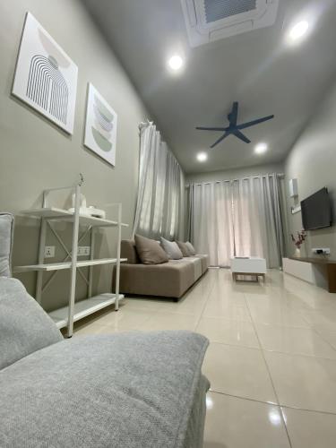 บ้านเดี่ยว 3 ห้องนอน 2 ห้องน้ำส่วนตัว ขนาด 200 ตร.ม. – กัวมูซัง (Cozy Corner House, Bandar Utama) in กัวมูซาง