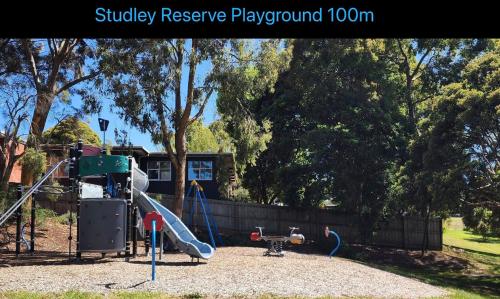 Surrounding environment, Stylish 2BR Family-Friendly Retreat 4Guests Doncaster Westfield in Doncaster