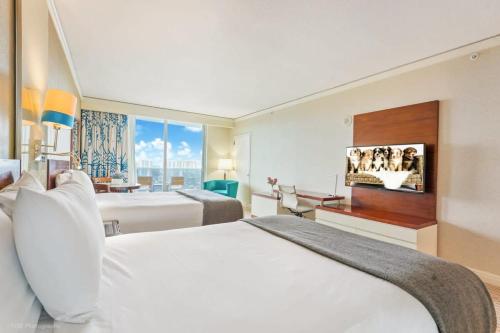 21st Floor Luxury Suite at Trump Int Resort in Miami Beach, USA