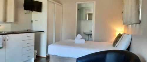 Blue Dolphin Caravan Park Yeppoon in Yeppoon