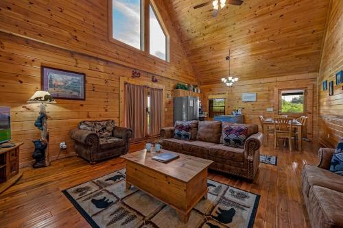 Free Dollywood Tickets, 2BR Cabin, Hot Tub, Arcade, Dog Friendly, Great Location in 마운트 자이언