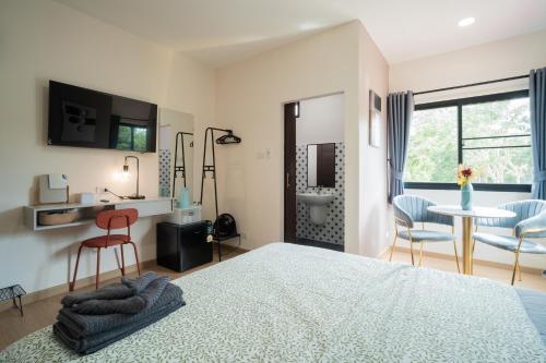 room detail thumbnail 1