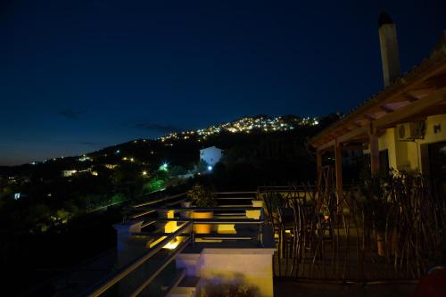 爱琴海海浪-灯塔酒店 爱琴海海浪-灯塔酒店