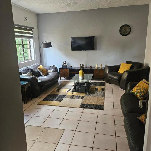 Sunflower Sea View Cottage Pennington - Entire & secluded in Imbabala Forest Estate