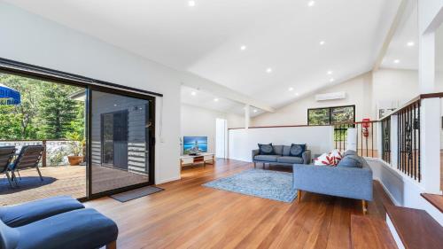 Iekārtas, 'Treetops On The Bay - Water Views' by HolidayCo in Hardys Bay