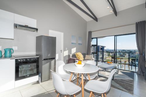 Θέα, Lagoon Views Luxury Apartment Langebaan in Λάνγκεμπαν