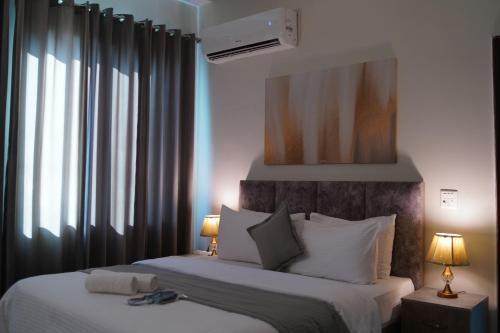 Walk-Inn Rooms F-11 Islamabad - image 7