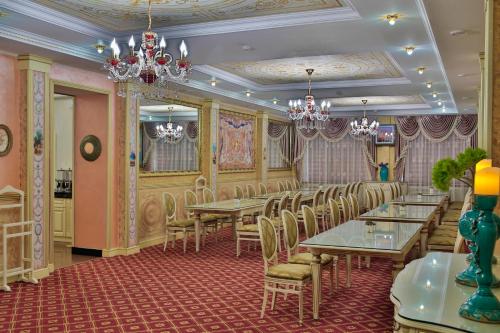 Widok z zewnątrz, Amsterdam Hotel Aktobe in Aqtöbe