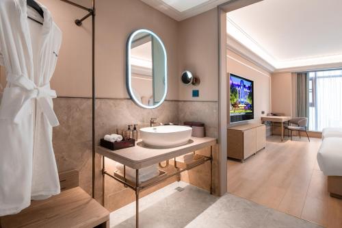Mercure Chengdu Longtan – Chengdu, IL