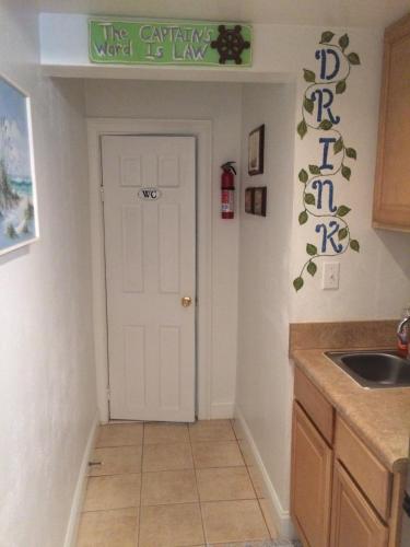 Angie's Guest Cottage - image 5