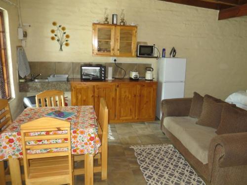 Kitchen, Country Cottages in Nieu-Bethesda
