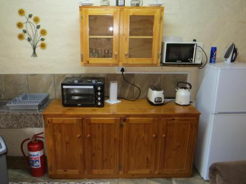 Kitchen, Country Cottages in Nieu-Bethesda