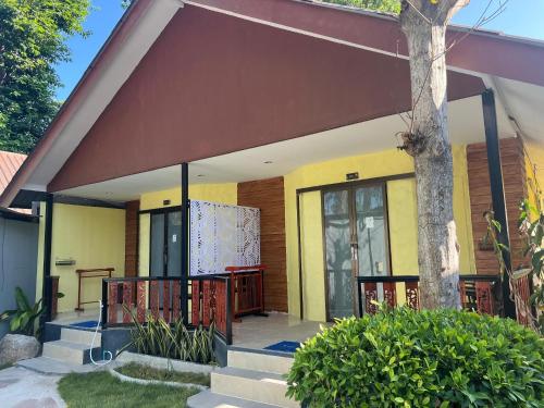 room detail thumbnail 1