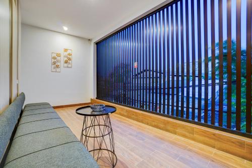 Facilities, Collection O TJ Brother Cengkareng in Cengkareng