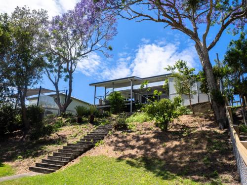 Jerrinja - Absolute waterfront with jetty - 5 mins to Hyams Beach in Erowal Bay