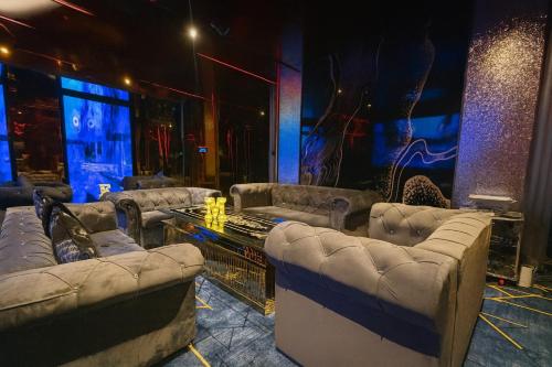 Marble Haven Villa JB KARAOKE 14PAX by Our Stay – khách sạn tại Kempas