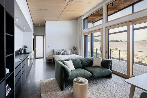 Studio on Forktree – Modern Coastal Retreat in Wattle Flat