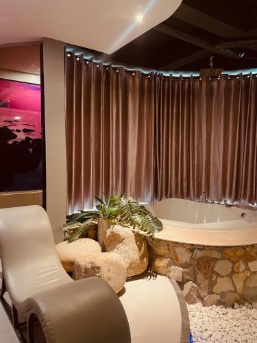 熱水浴缸, 拉多瑪恩阿穆爾酒店 (La Doma en Amour Hotel ) in 第5郡