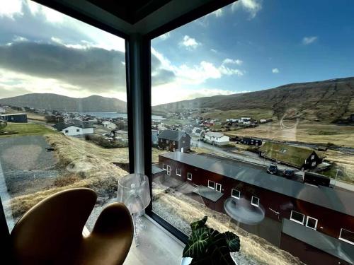 Modern 4BR Luxury Home with Ocean View & Jacuzzi in Sandavágur