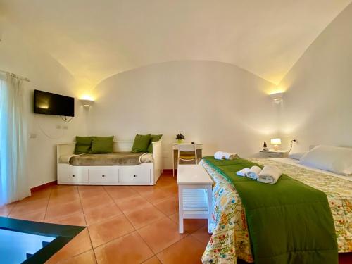 Borgo Belvedere – Naples, CO