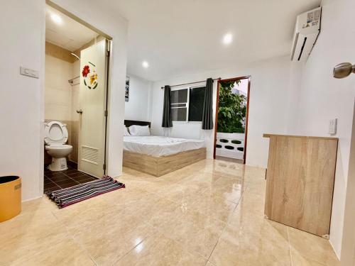 room detail thumbnail 1