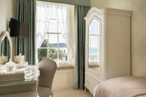 Camilla House - image 6