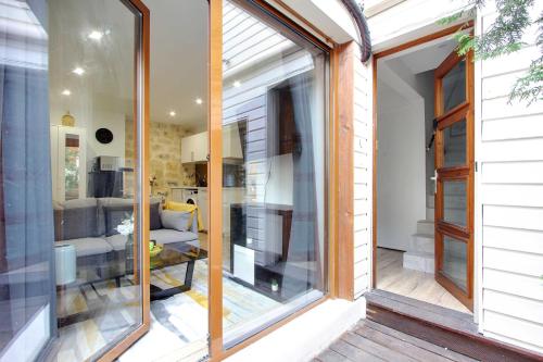 Entrance, Cosy apartment in Kremlin with 1 room in Le Kremlin Bicetre