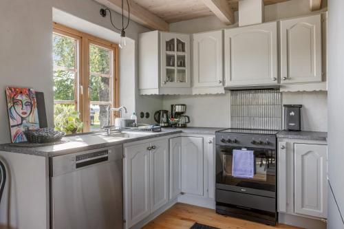 Mellby Atelier pa Osterlen in Simrishamn