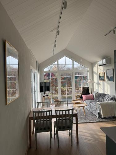 Cozy house in quiet Vik near golf courses & the sea in Simrishamn