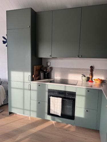 Cozy house in quiet Vik near golf courses & the sea in Simrishamn