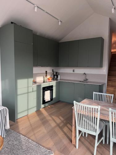 Cozy house in quiet Vik near golf courses & the sea in Simrishamn