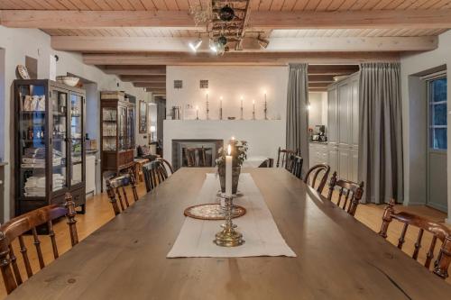 Mellby Atelier pa Osterlen in Simrishamn