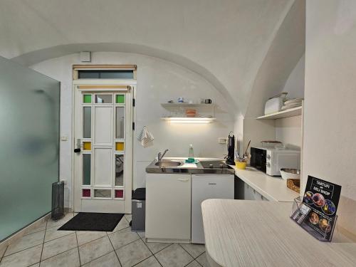 Tiny central studio apartment Nika Ljubljana - image 2