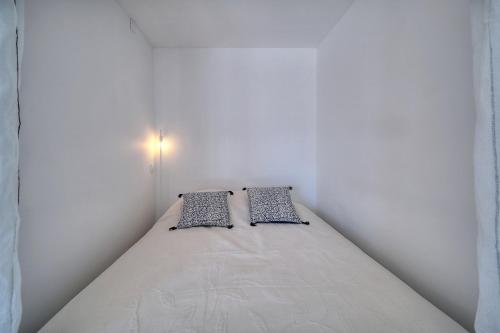 REF 1745 - Cannes Center - Studio for rent - image 5