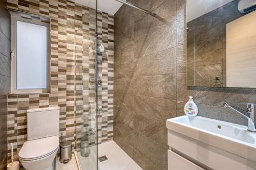 Modern 2 Bedroom Apartment in the Heart of Sliema - image 2