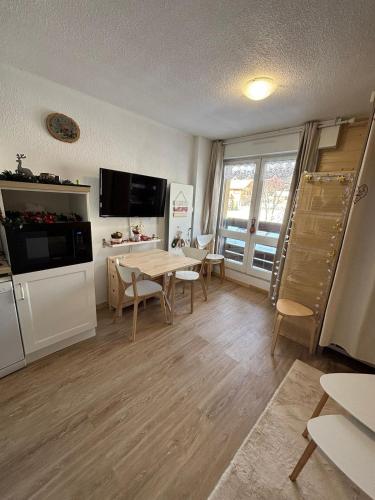 Studio 5 couchages baignoire parking ski - Location saisonnière - Font-Romeu-Odeillo-Via