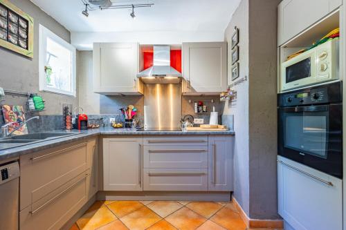Villa A l'ombre du Géant climatisée piscine pour 8 personnes (Villa A l'ombre du Geant climatisee piscine pour 8 personnes) in Saint-Pierre-de-Vassols