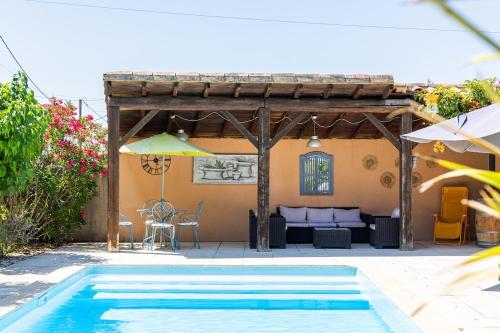 Villa A l'ombre du Géant climatisée piscine pour 8 personnes (Villa A l'ombre du Geant climatisee piscine pour 8 personnes) in Saint-Pierre-de-Vassols