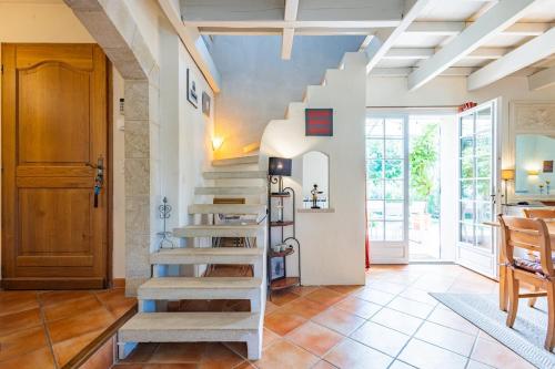 Villa A l'ombre du Géant climatisée piscine pour 8 personnes (Villa A l'ombre du Geant climatisee piscine pour 8 personnes) in Saint-Pierre-de-Vassols