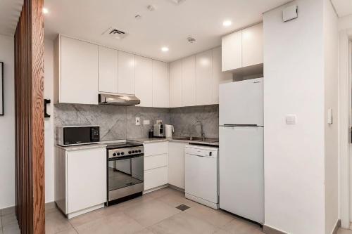 Modern 1BR Apartment Lamtara 3 in Um Suqaim Third, Dubai (foto 6)