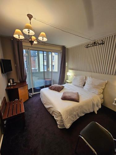 room detail thumbnail 1