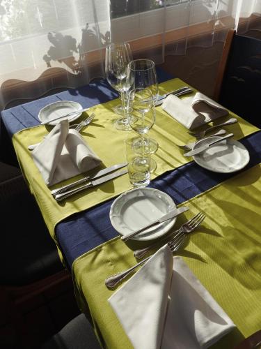 Étterem, Gasthof Sonne in Horriwil