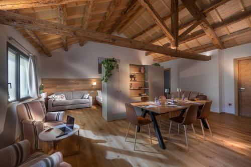 Book the Suite Suite