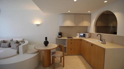廚房, Neptuno Suites - Adults Only in 特吉塞海岸