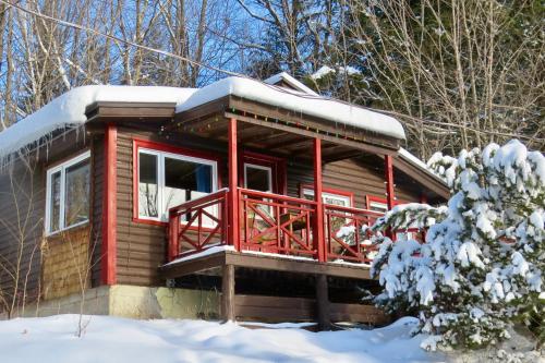 المنظر الخارجي, Chalets Aux Berges du Lac Castor in Saint-Paulin (QC)