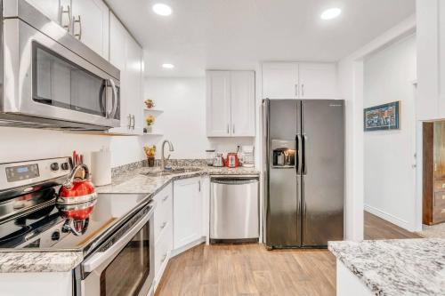 Garden Retreat-River Trail, SLC, Big Rooms,Views in Bluffdale (UT)